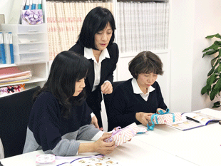 ビジネスラッピング講習風景,ラッピング協会