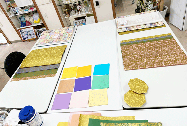 折り紙教室で使用する材料の写真