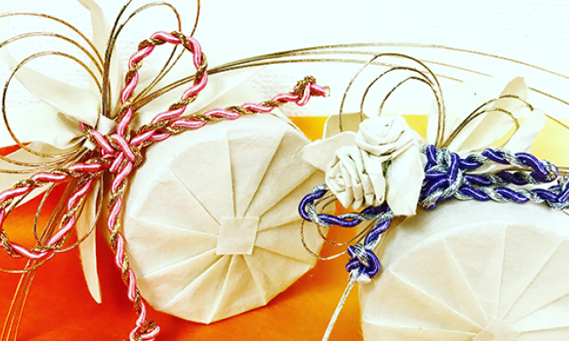 レトロ感のあるモダン和風ラッピング作品